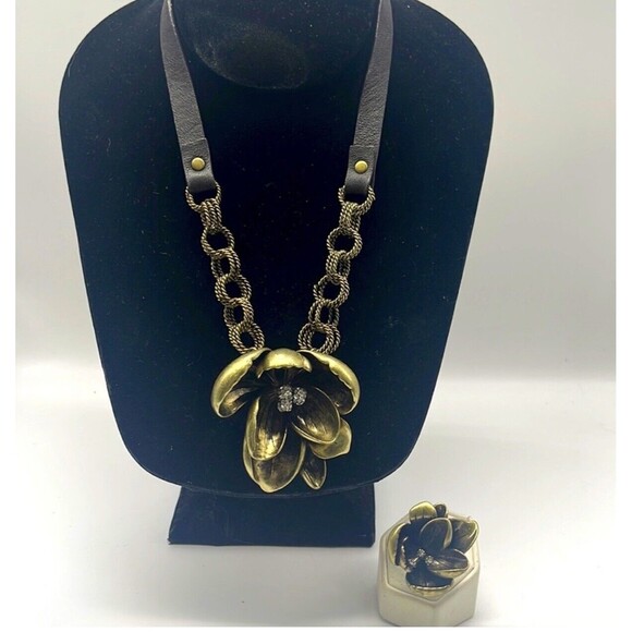 Fossil Leather Gold Tone Metal Flower Necklace & Ring Set - Picture 1 of 10